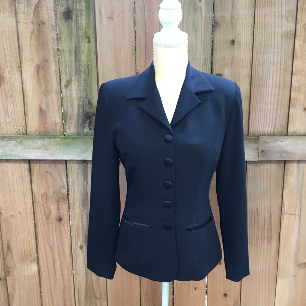 Cignal Black Single Breasted Fitted Blazer EUC - Picture 4 of 8